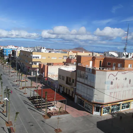 Avenida De Canarias 2* Vecindario (Gran Canaria)