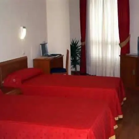 Hotel Avenida De Canarias 2*