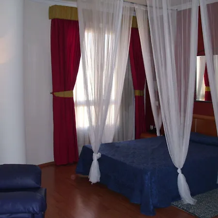 Avenida De Canarias 2*