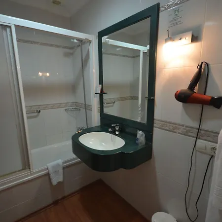 Hotel Avenida De Canarias 2*