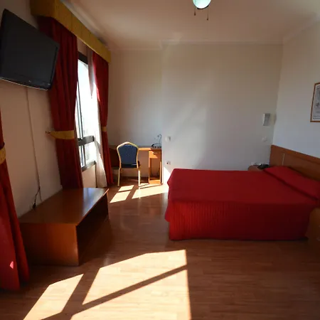 Avenida De Canarias 2* Vecindario (Gran Canaria)