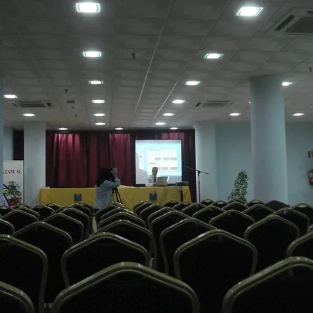 Otel Avenida De Canarias 2*