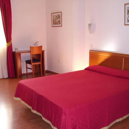 Avenida De Canarias 2* Vecindario (Gran Canaria)