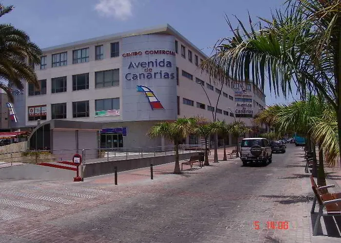 Avenida De Canarias 2*