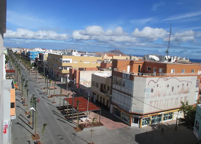 Avenida De Canarias 2* Vecindario (Gran Canaria)